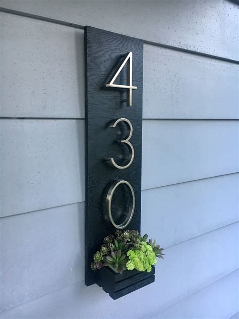 where to mount house numbers